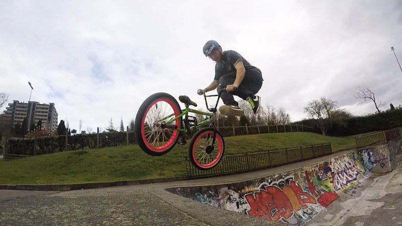 BMX SLOW MOTION