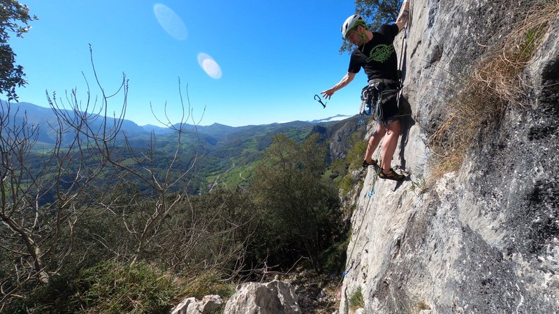 ESCALADA | LAS LLUCIAS Y EL LLANO