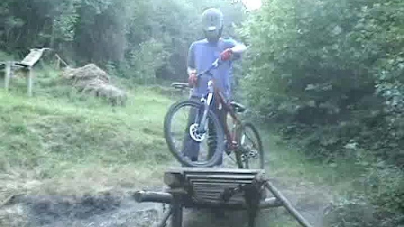 FREERIDE | FREERIDING IN THE JUNGLE BIKEPARK