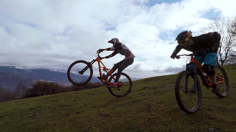 SPECIALIZED ENDURO TEAM